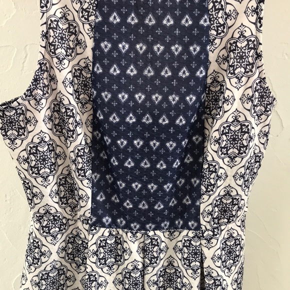 Rewind blue/white pattern sleeveless dress - Picture 3 of 5